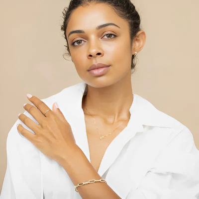 Lara – Złota zawieszka z literą